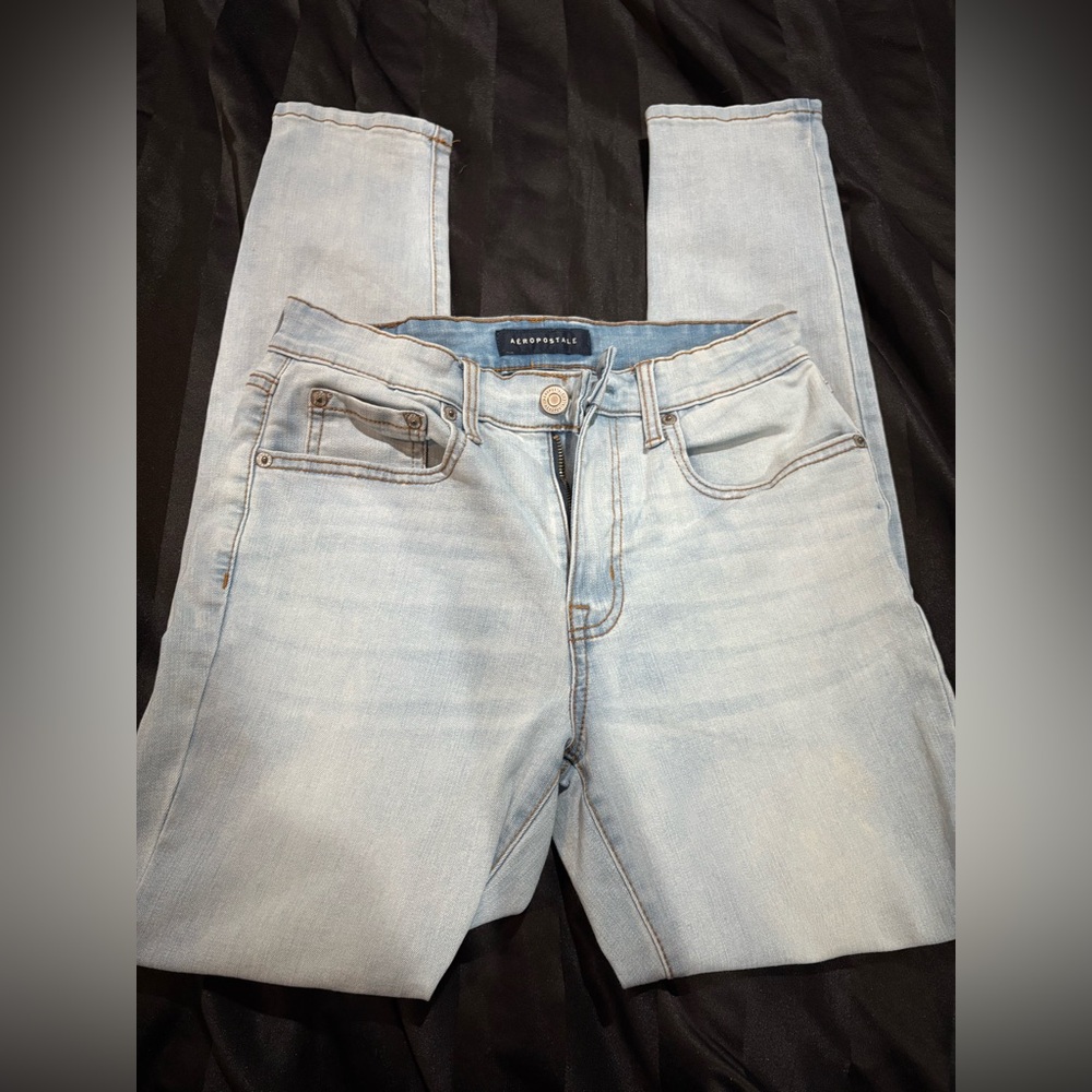 AEROPOSTALE HIGH RISE LIGHT WASH JEGGING